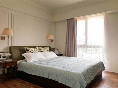 追求华丽、高雅的古典风格。居室色彩主调为白色。家具